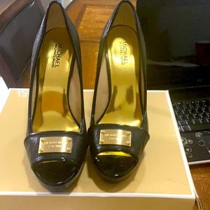 Black and gold Peep toe platform heels